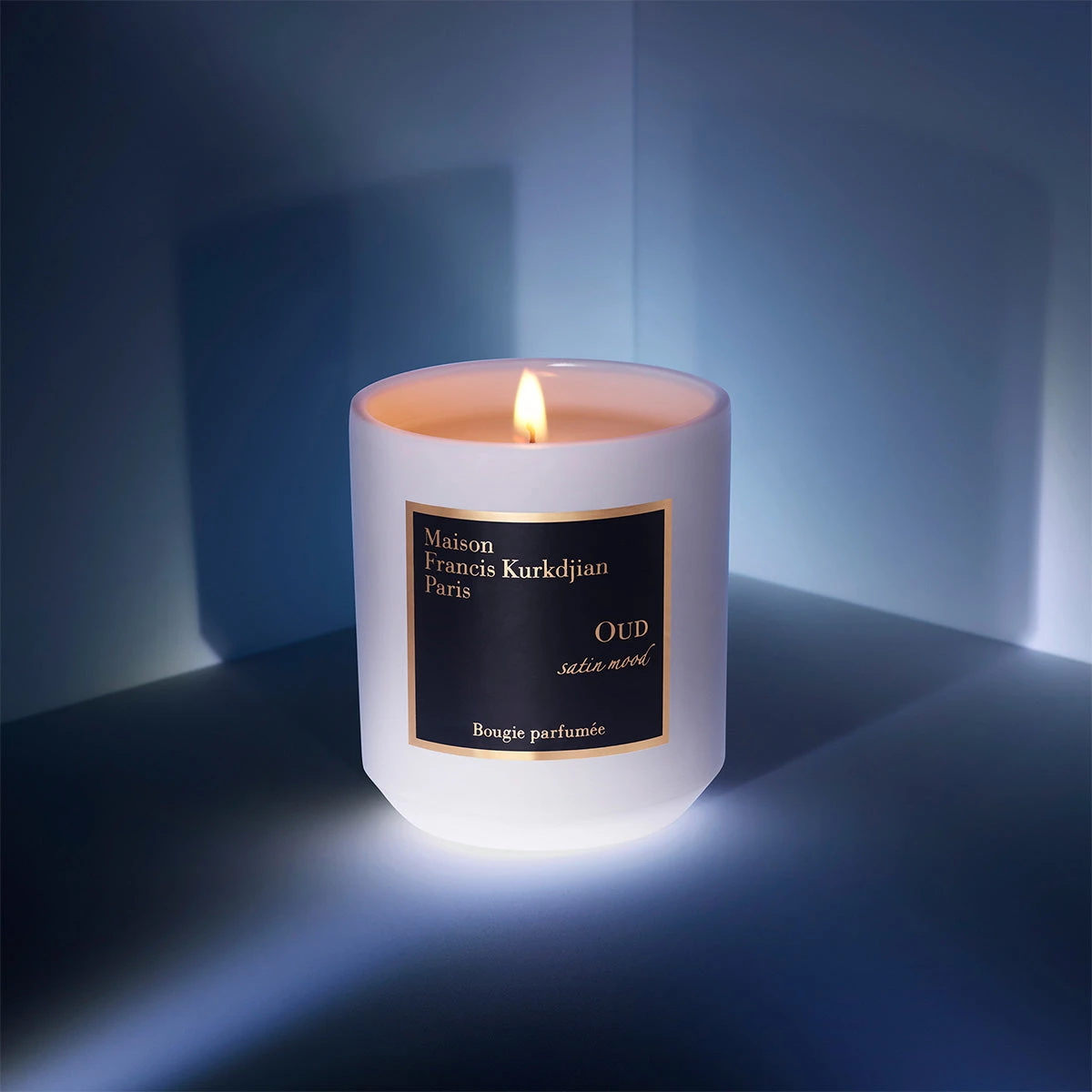 OUD Satin Mood Scented Candle 3 OUD Satin Mood Scented Candle - Image 3